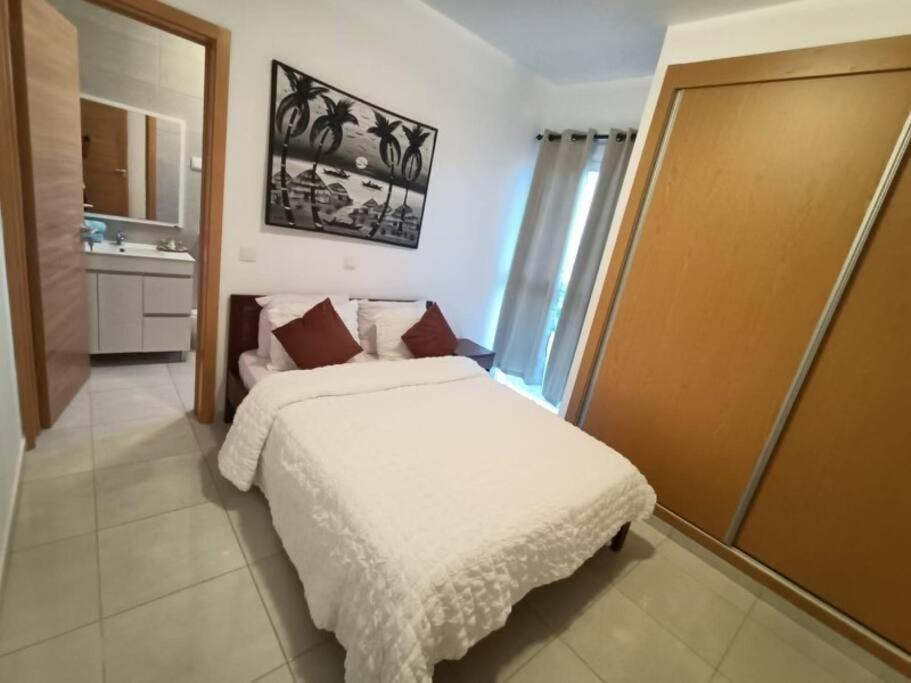 New, Modern, And Cozy 3 Bedroom Apartment. Санта Мария Екстериор снимка